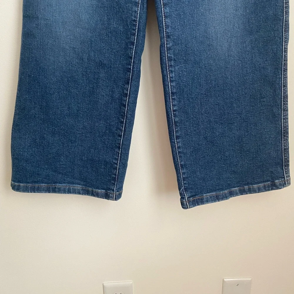 Levi’s Mile High Crop Denim (27) - Picture 7 of 10